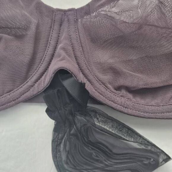 SKIMS STRAPLESS CONVERTIBLE BRA NWT - Picture 3 of 9